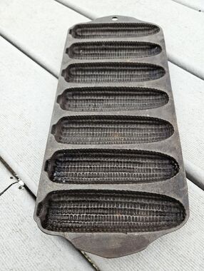 GRISWOLD NO. 273 CAST IRON CRISPY CORN STICK PAN  Vintage
